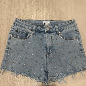 Forever 21 Stud Denim Shorts Size 27